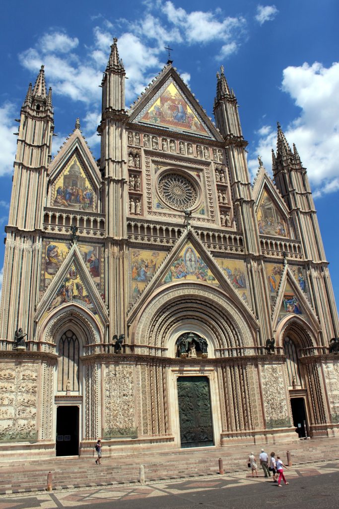 Exploring the Duomo di Orvieto is one of the best things to do in one day in Orvieto!