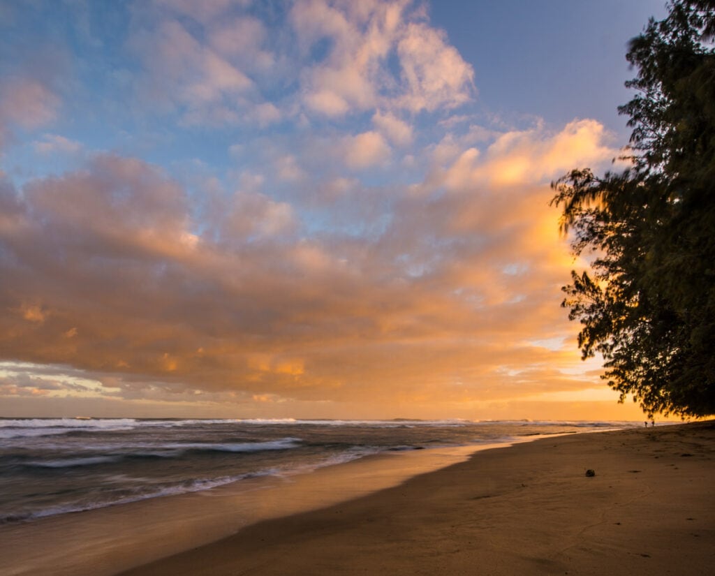 Sunrise at Ke'e Beach in Kauai, Hawaii
