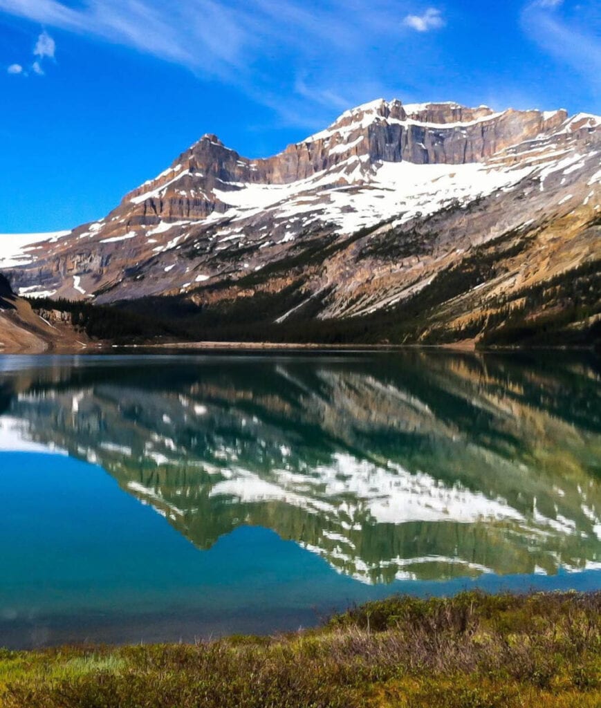 Bow lake in Banff Canada 