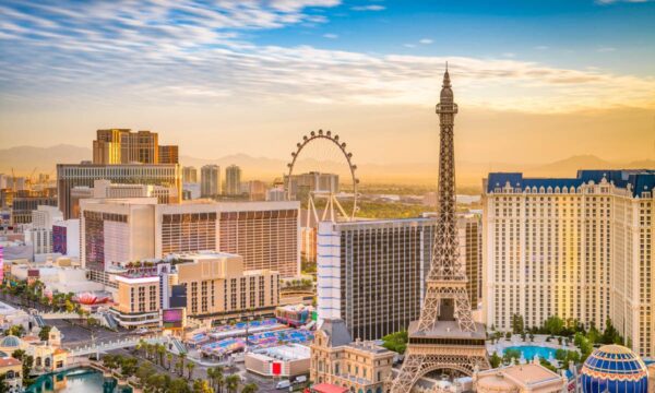 Visiting Las Vegas: 26 HELPFUL Vegas Travel Tips for First-Timers!