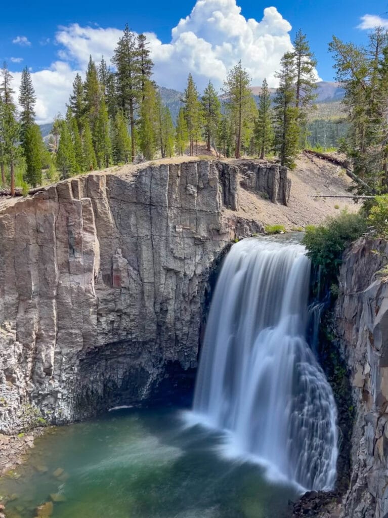 Rainbow Falls in Devils Postpile National Monument in Mammoth Lakes, California